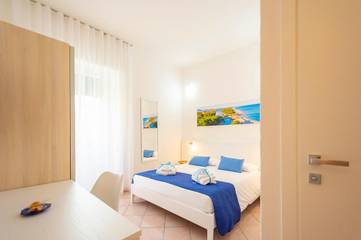 Chambre d’hôte pour 2 personnes, avec vue et terrasse dans Orosei