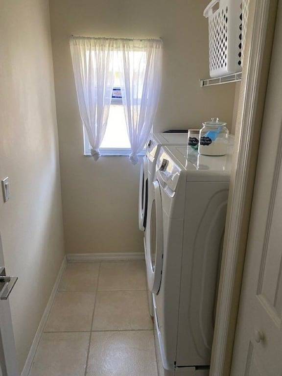 Home Away From Home w/ Private Heated Pool, Game room and quiet place to relax! in Port St. Lucie, St. Lucie County