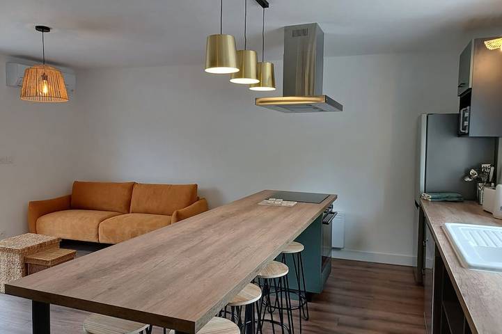 Gîte pour 8 personnes, avec jardin et balcon dans Château de Crussol