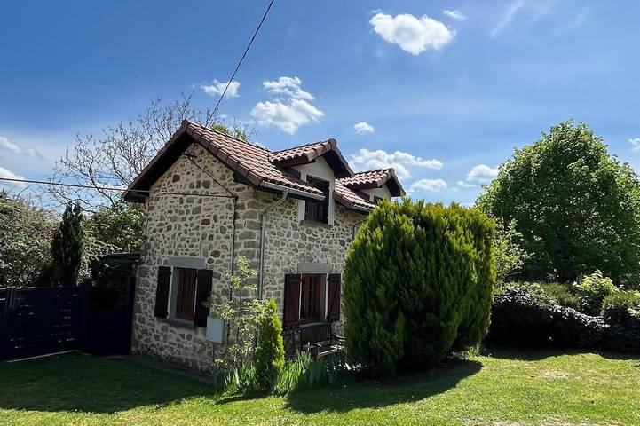 Gîte pour 4 personnes, avec Terrasse et Jardin