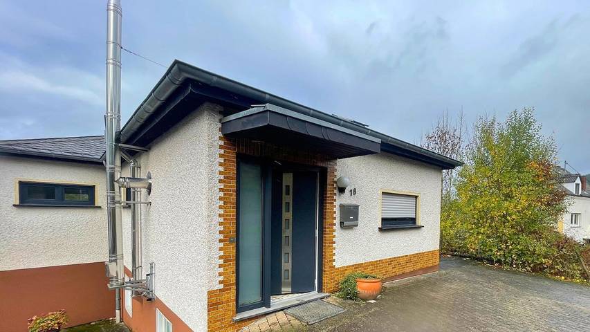 Ferienhaus für 4 Personen, mit Garten in Birresborn