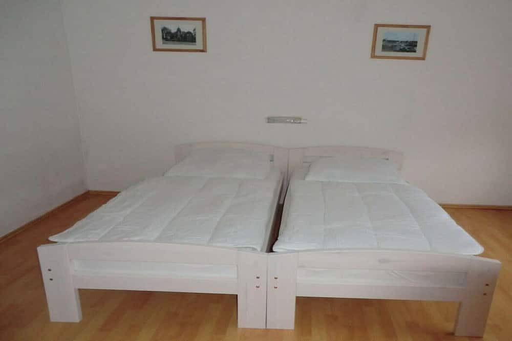 Holiday apartment with 2 bedrooms in Altfunnixsiel, Wittmund