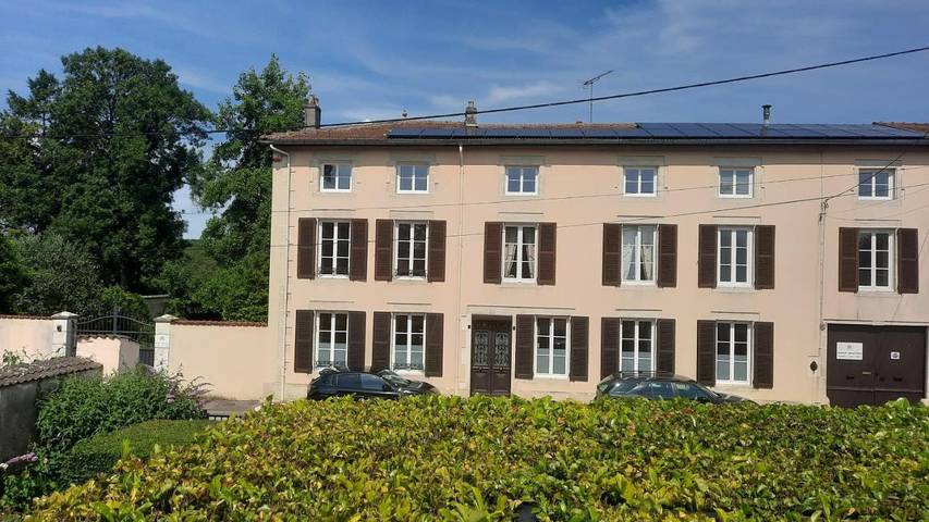 Cottage pour 2 personnes, avec vue ainsi que terrasse et jardin à Wassy