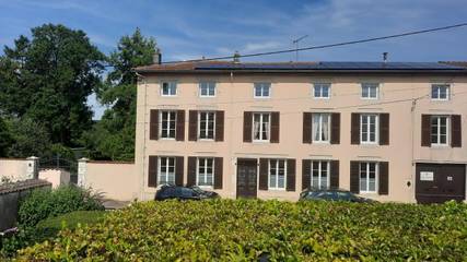 Chambre d’hôte pour 2 personnes, avec jardin ainsi que vue et terrasse dans Haute-Marne