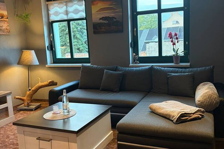 Ganze Wohnung, Gemütliche Ferienwohnung 
Herrenhaus
Mit kleiner Küche für Selbstversorger in Lieberose, Dahme-Spreewald