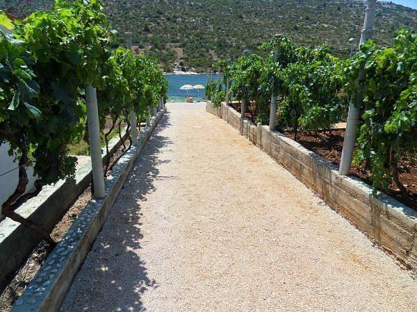 Ganze Ferienwohnung, Ferienwohnung in Podglavica mit Privatem Balkon in Rogoznica, Šibenik-Knin