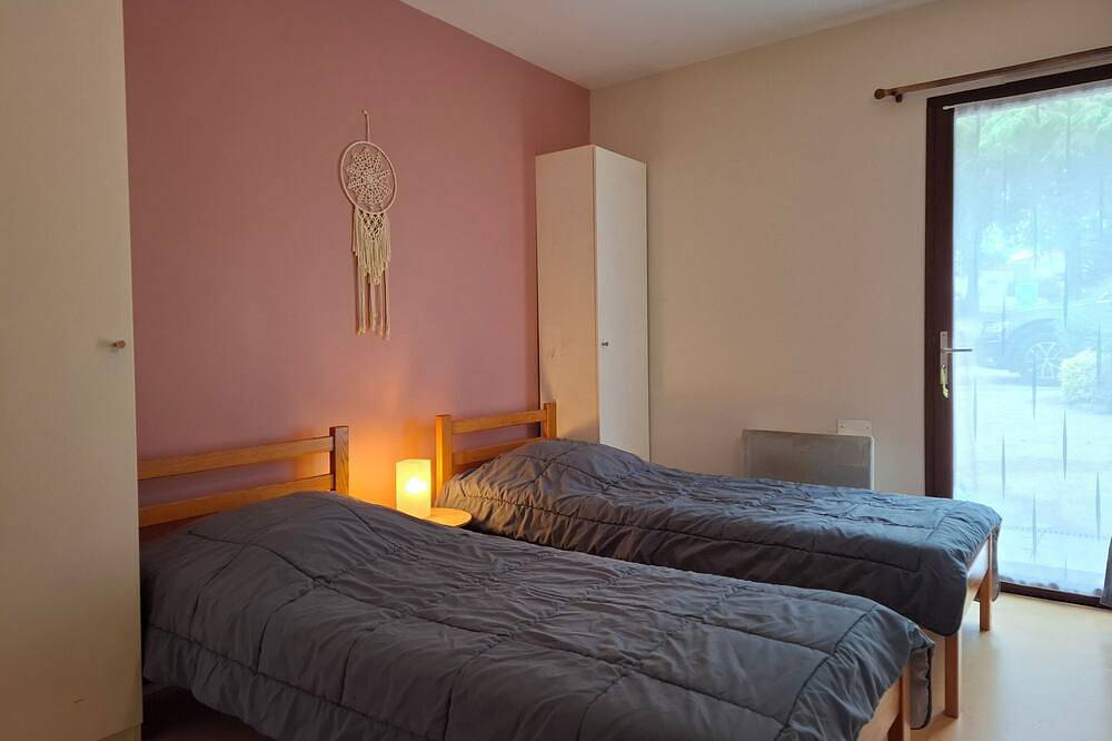 Entire apartment, Apartment with balcony and garden access by the river next to Clisson in Gétigné, Nantes region