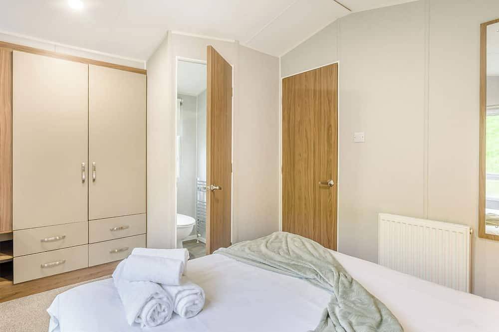 Gold Premium Caravan with parking in Cornwall