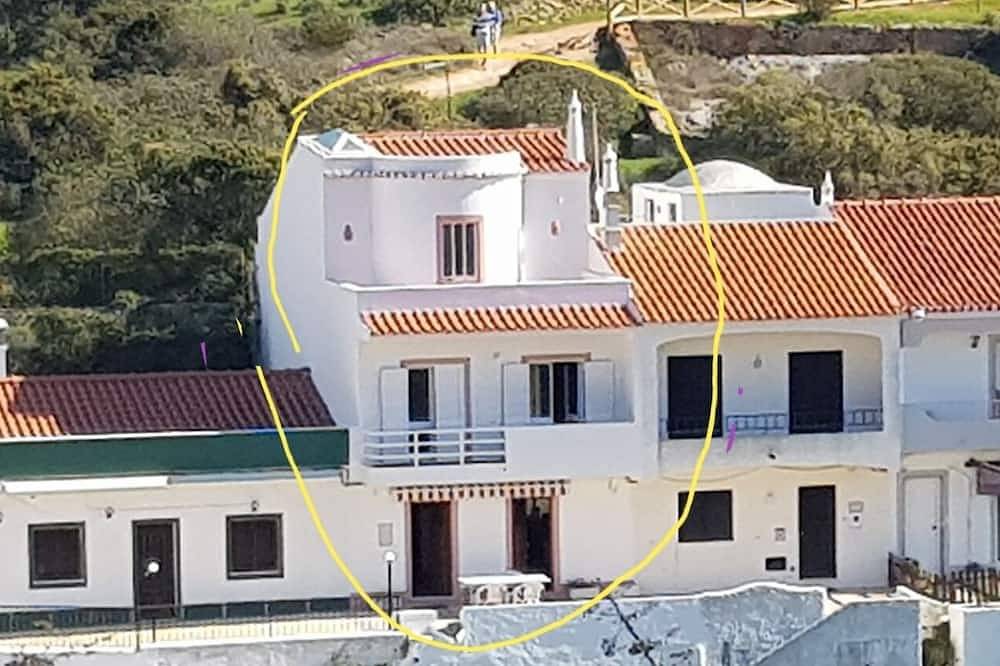 Beach house in Benagil, praia do Carvoeiro in Benagil, Faro Distrikt