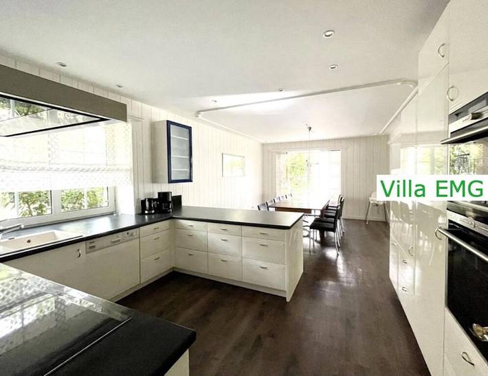 Villa für 21 Personen, mit Terrasse und Garten sowie Pool und Seeblick in Celle