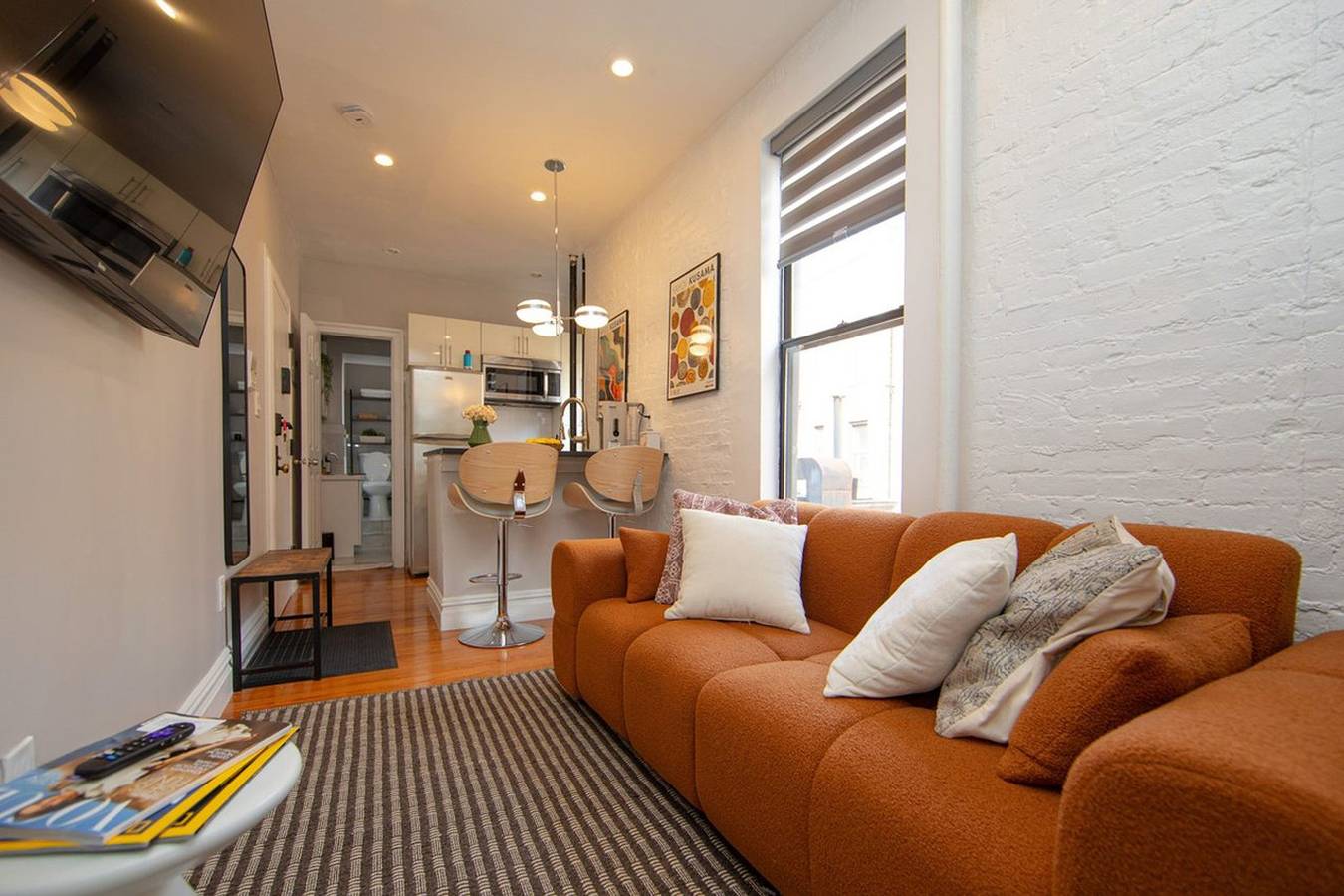 Entire apartment, Apartment #1099: Columbus Circle in Manhattan, New York City