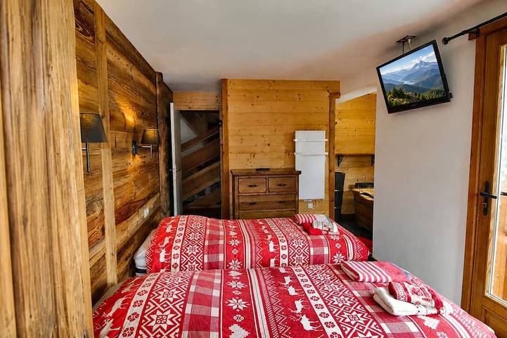 Charmantes Chalet, Bergblick und Skipisten, Jacuzzi, Hammam, Sauna, Tischfußball in Vars (station de ski), Vars