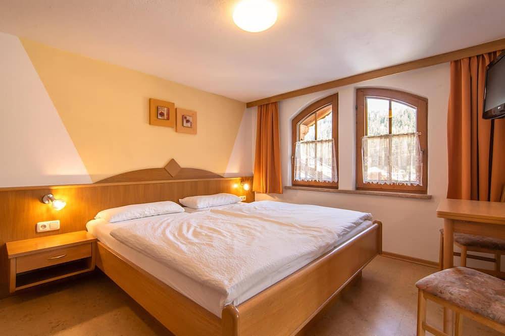 Entire apartment, Spacious apartment in a quiet location in Zell am Ziller, Ziller valley alps