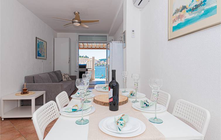 Location de vacances pour 8 personnes, avec terrasse à Rogoznica - 4