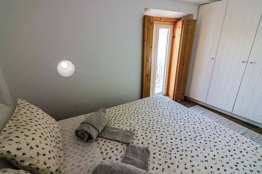 1 minute from the beach and in the center of the village there is a duplex full of light ☀️ in Praia do Ouro, Sesimbra