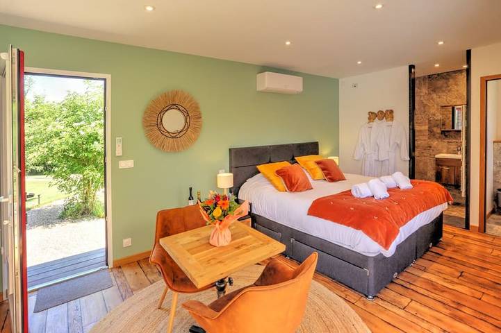Ferienhaus für 2 Personen, mit Whirlpool und Garten sowie Terrasse - 1