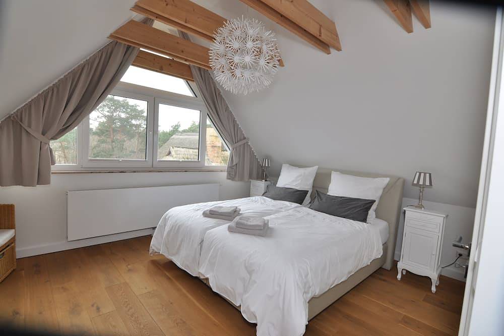 Luxuriös, Strandzugang vom Garten, Wallbox, Sauna, Kamin, Strandkorb in Dierhagen Strand, Dierhagen
