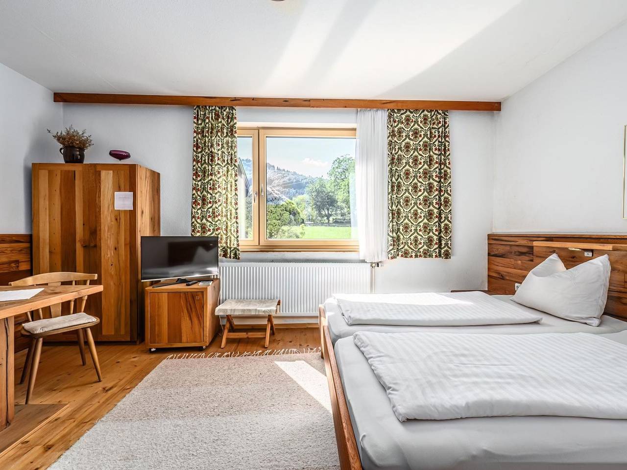 Haus Kogler - Doppelzimmer Duo, Dusche, 1 Schlafraum in Inzersdorf im Kremstal, Kirchdorf an der Krems (Bezirk)