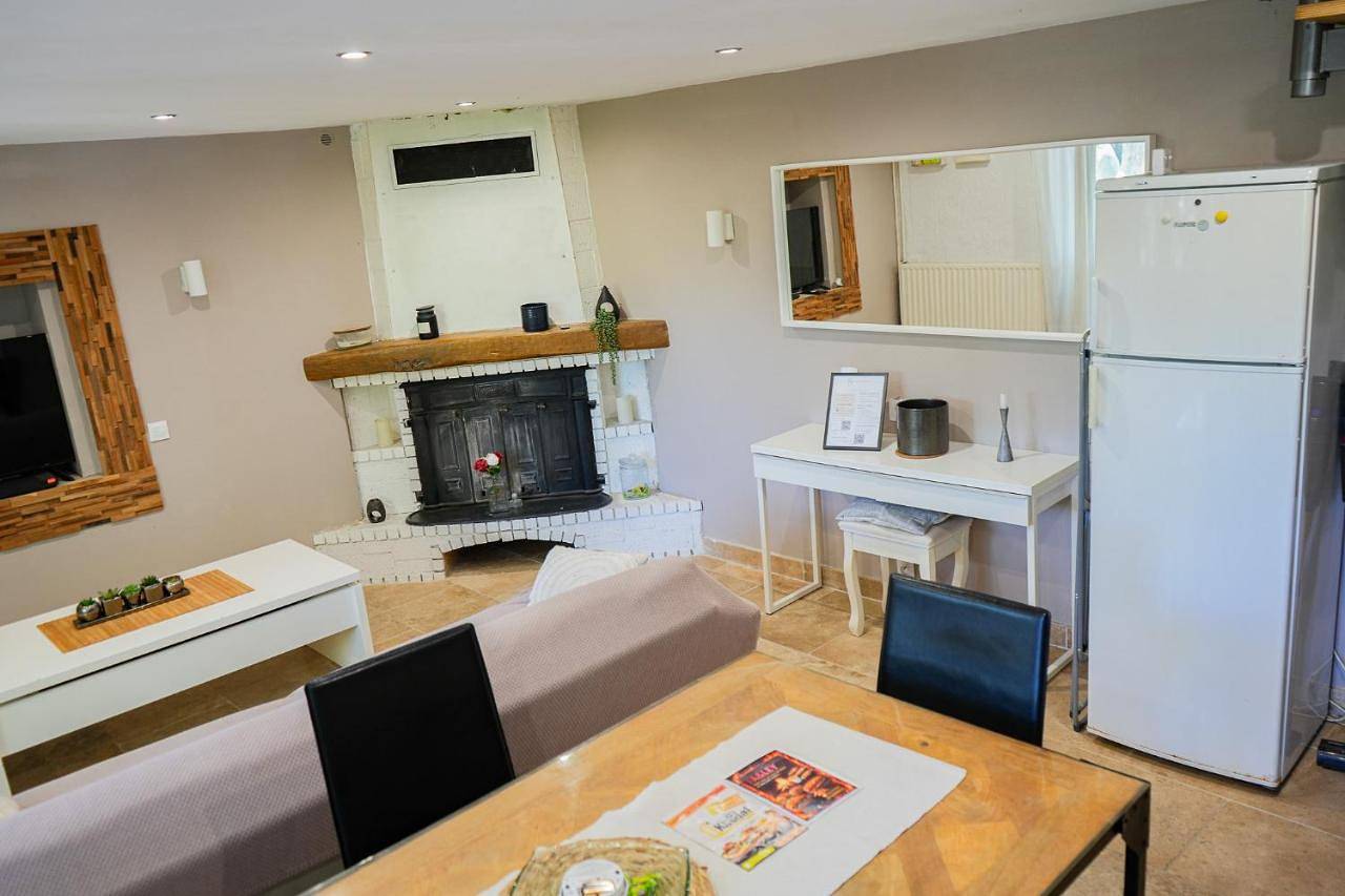 Appartement entier, Petite maison de ville au cœur de Port-de-Bouc in Port-de-Bouc, Côte méditerranéenne (France)