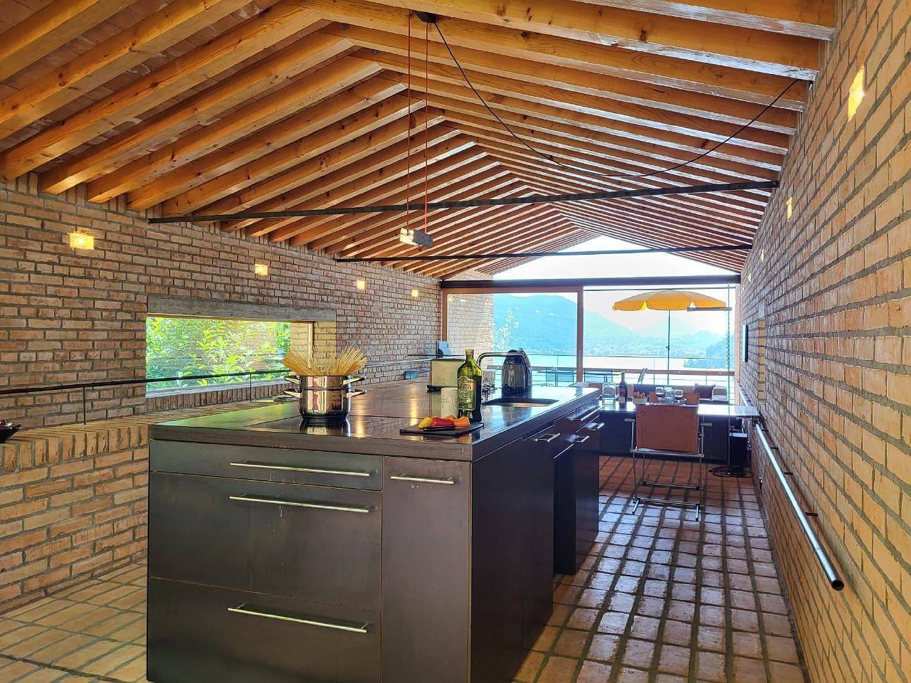 Casa Gorlino mit fantastischer Seesicht auf die Bucht von Porto Ceresio. in Morcote, Luganersee