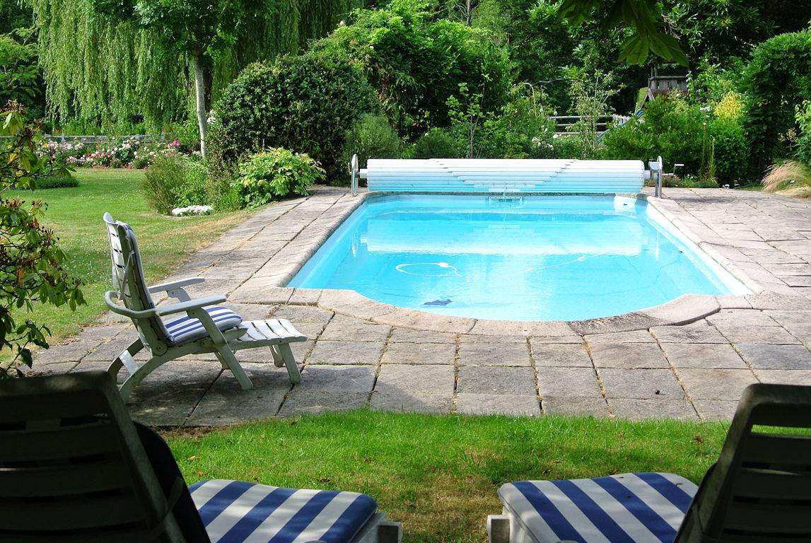 Maison d'hôtes avec piscine à 30 m de Paris, 6/8 personnes in Élancourt, Yvelines