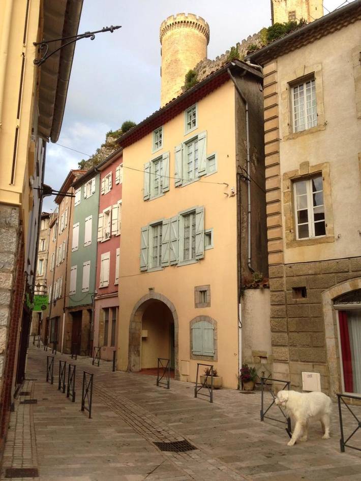 Location de vacances pour 2 personnes, avec vue et terrasse, adapté aux familles à Foix - 3