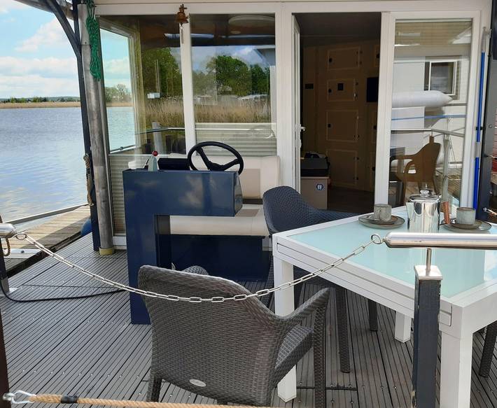 Traumhaus auf dem Wasser – Modernisiertes Hausboot 13 x 4 m in Pritzerbe, Havelsee