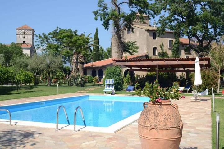 Appartamento per 6 persone, con giardino e terrazza in Battipaglia