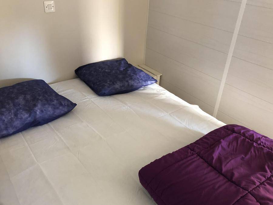 Camping Paradis - La Pomme de Pin - Mobilheim 6 personen - Aqua 3 Schlafzimmer 6 Personen Halbüberdachte Terrasse in Jard-sur-Mer, Vendée