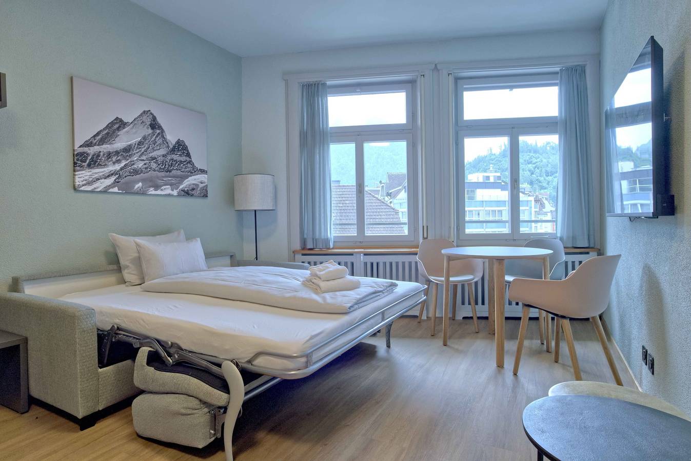 Entire holiday apartment, Bank House Apartment L305 in Interlaken, Lake Thun