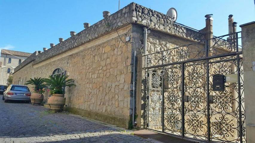 Gîte pour 5 personnes, avec terrasse, adapté aux familles à Ravello - 2