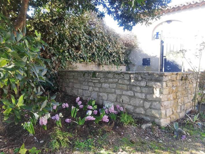 Location de vacances pour 8 personnes, avec jardin ainsi que piscine et vue, animaux acceptés à Chamaret - 2