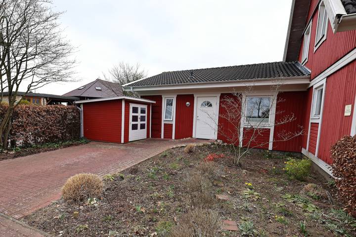 Ferienwohnung für 4 Personen, mit Terrasse und Garten in Naturpark Westensee