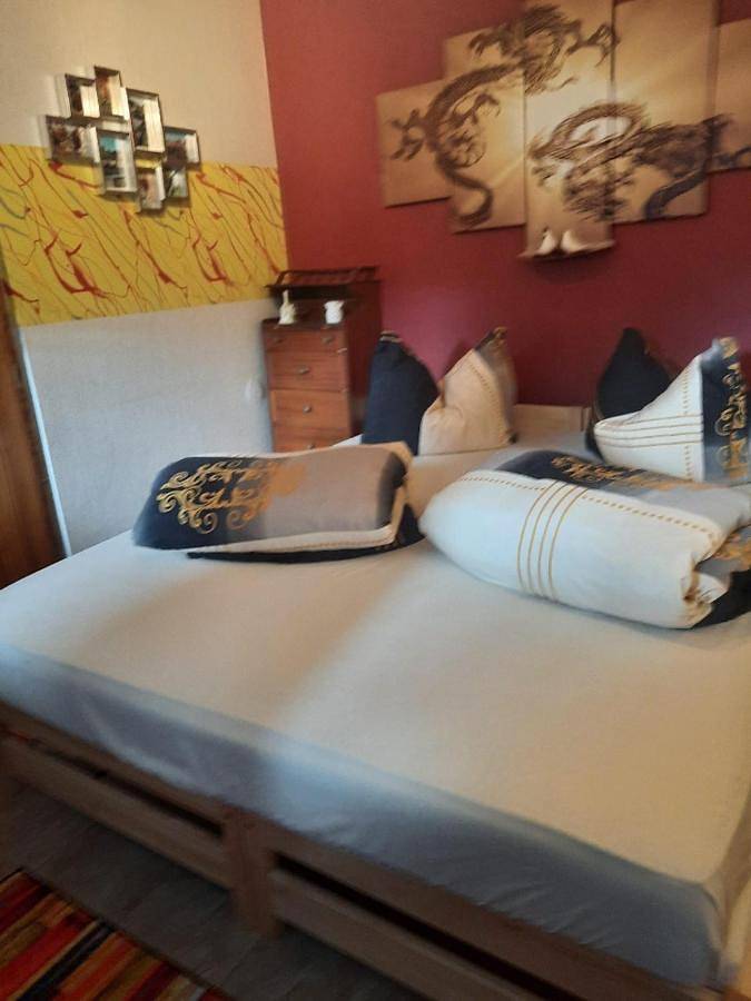 Ferienwohnung für 2 Personen, mit Garten und Pool sowie Sauna