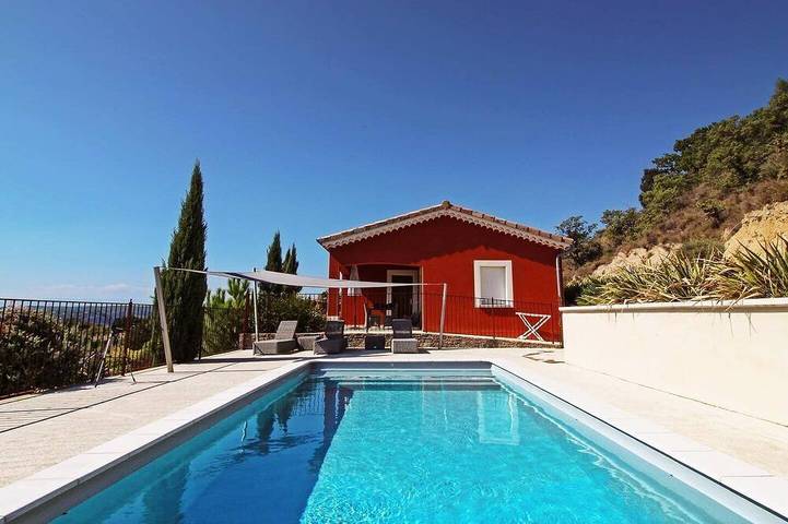 Location de vacances pour 5 personnes, avec sauna et terrasse ainsi que jardin et piscine, animaux acceptés à Saint-Maurice-d'Ardèche