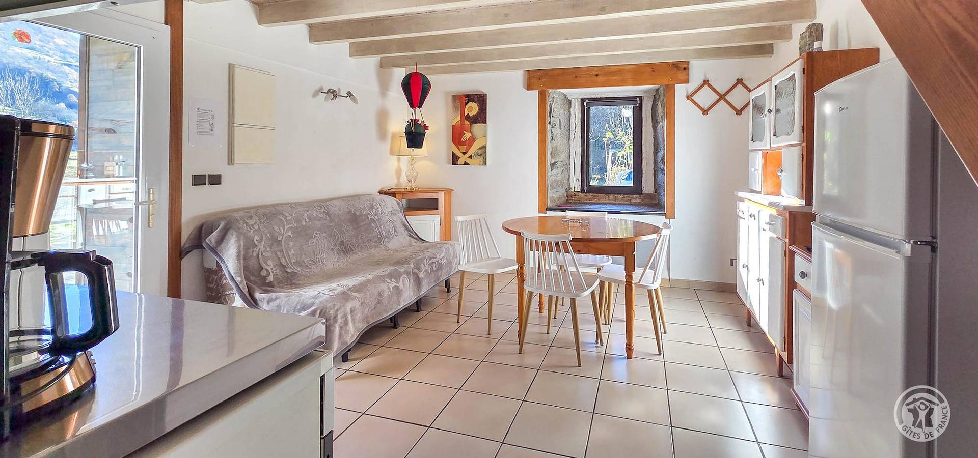 Gîte de charme avec parking, terrasse et jardin - près de la plage et de la rivière in Saligos, Parc national des Pyrénées