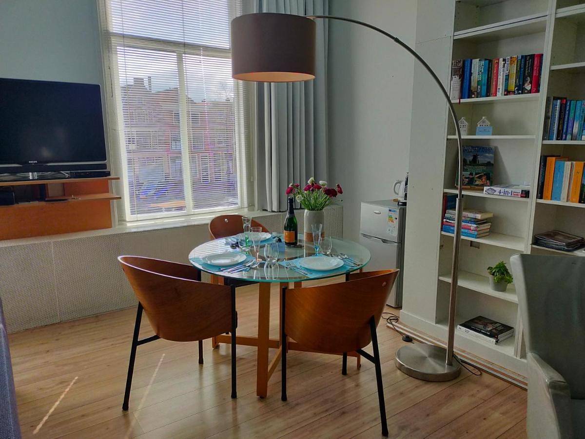 Large Double Room in Leiden, Niederländische Nordsee