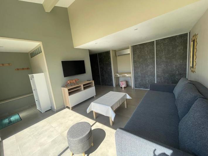 Location de vacances pour 6 personnes, avec piscine ainsi que jardin et terrasse à Saze - 4