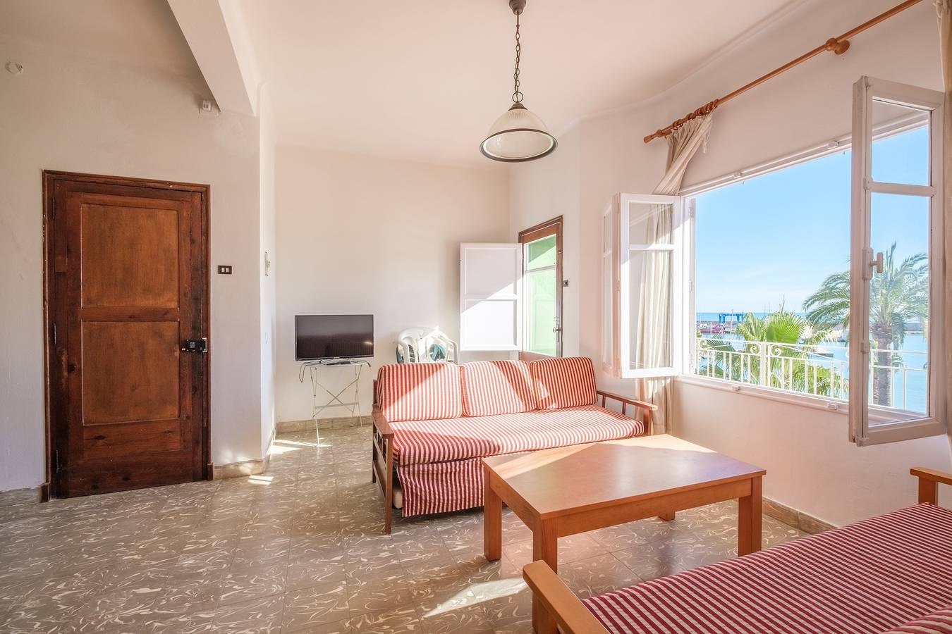 Appartement entier, Appartement "Las Palmeras 3" avec vue sur la mer, terrasse privée et balcon. in Benicarló, Costa del Azahar