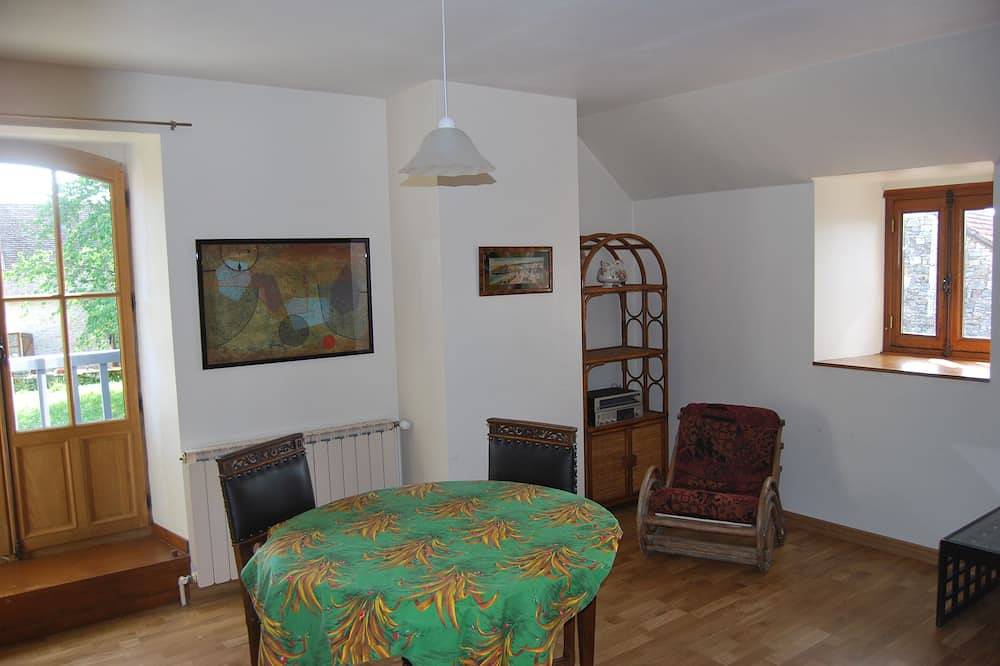 Appartement entier, Appartement spacieux, calme. Quercy. in Assier, Quercy