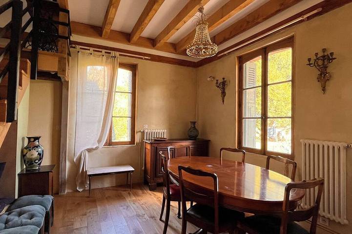 Gîte pour 4 personnes, avec jardin à Charentilly