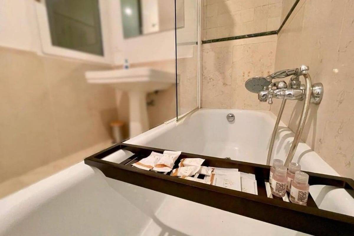 Ganze Wohnung, Dimora arte e vino Apartments in Centro Storico di Verona, Verona