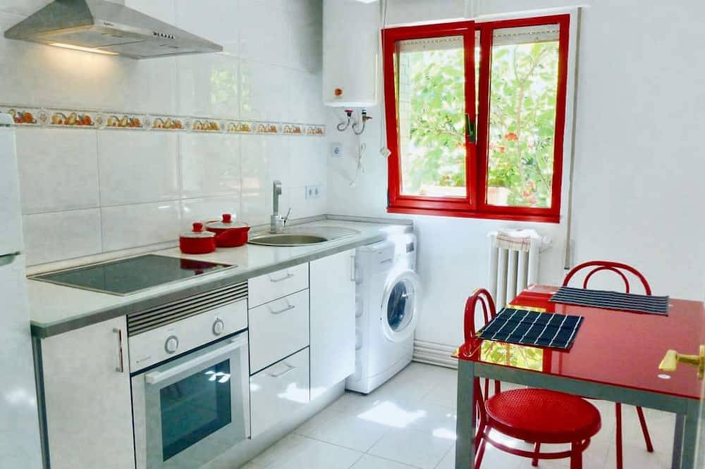 Entire apartment, Homerez - Cosy apartment in Mogor with sea view terrace - 40 m² in Marín, Rías Baixas
