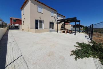 Gîte pour 8 personnes, avec jardin dans Salin-de-Giraud