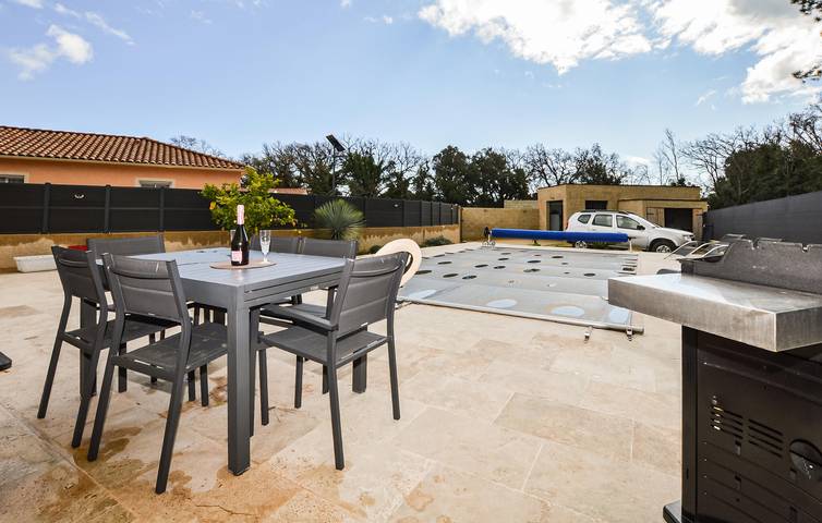 Location de vacances pour 4 personnes, avec jardin ainsi que piscine et terrasse à Prunelli-di-Fiumorbo - 3
