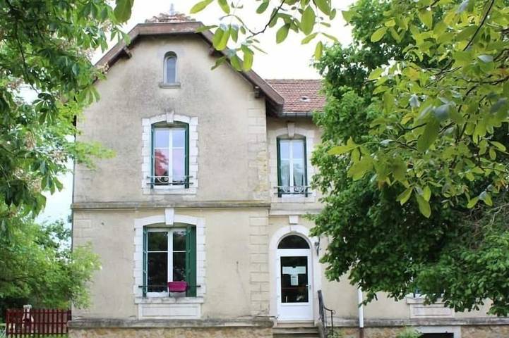 Gîte pour 3 personnes, avec jardin dans Haraucourt