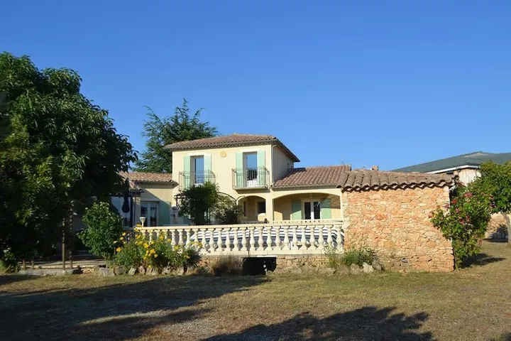 Casa de vacaciones para 8 personas, con piscina además de vistas y jardín - 1