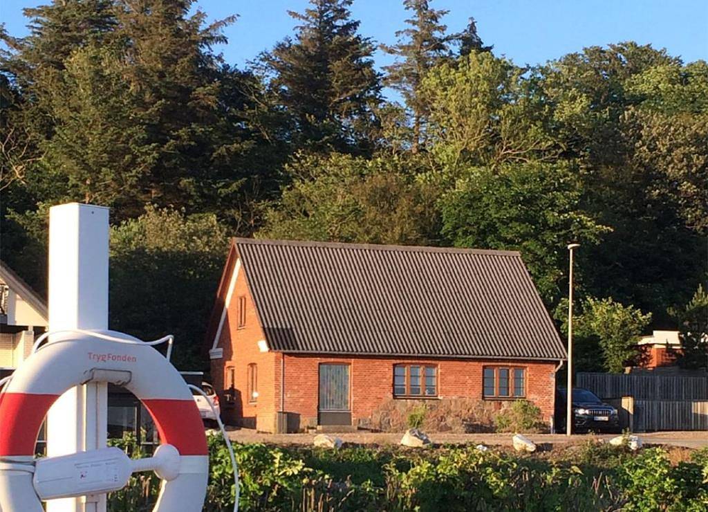 In der Nähe der Vildsundbrücke befindet sich dieses schöne Ferienhaus mit schöner Aussicht auf die Brücke und den Limfjord. Wi-fi in Erslev, Morsø