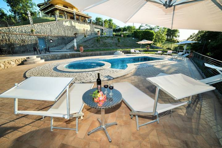 Acogedora villa con piscina cerca del centro de Montefiascone in Montefiascone, Provincia de Viterbo