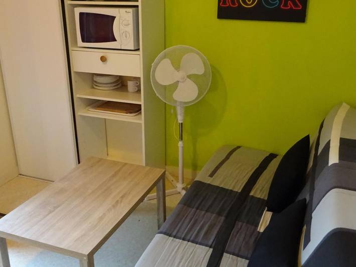 Gîte pour 6 personnes, avec piscine et terrasse, animaux acceptés à Thiviers - 3